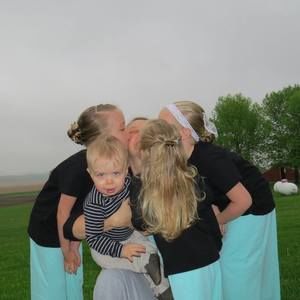 Meet your Posher, Laura